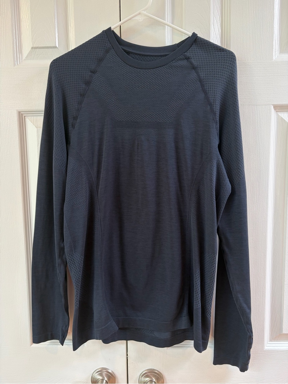 Alo Yoga Navy Cool Fit Crew Neck Long Sleeve Top Size M RN#87370